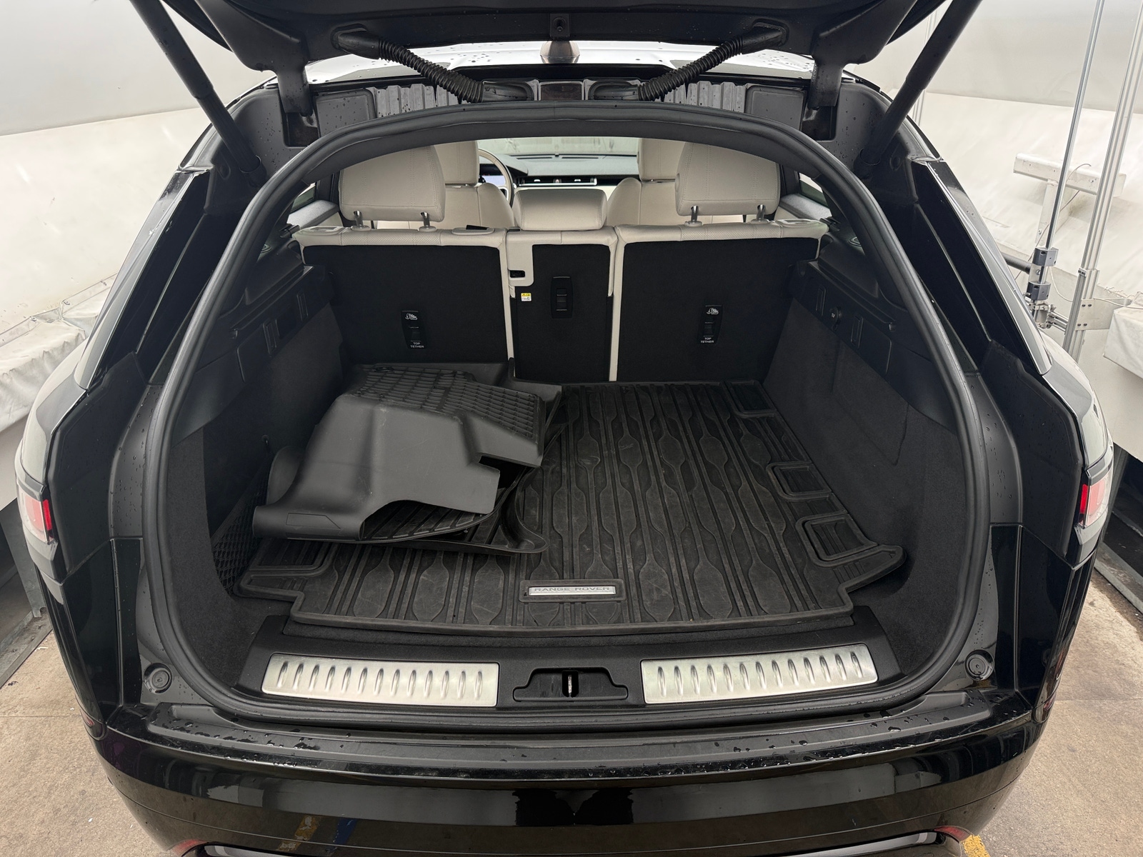 Thumbnail: 2021 Land Rover Range Rover Velar - 6
