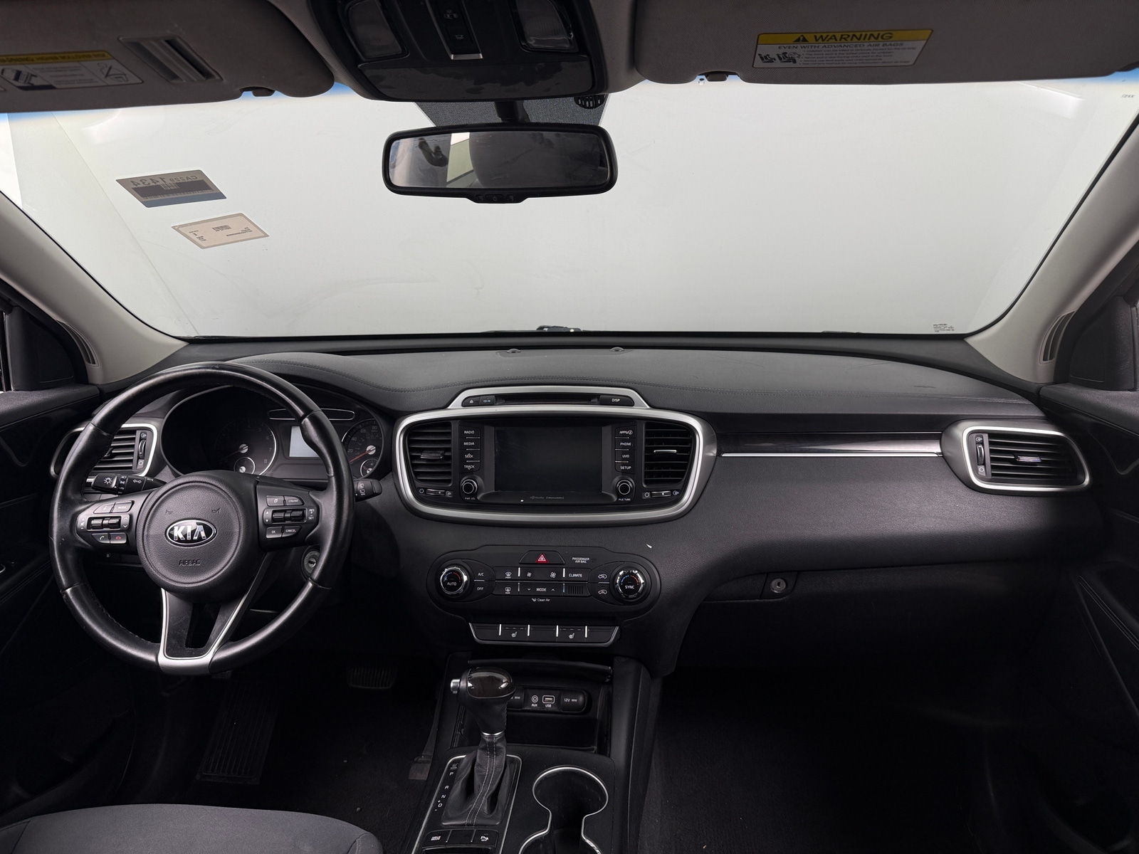 Thumbnail: 2017 Kia Sorento - 3