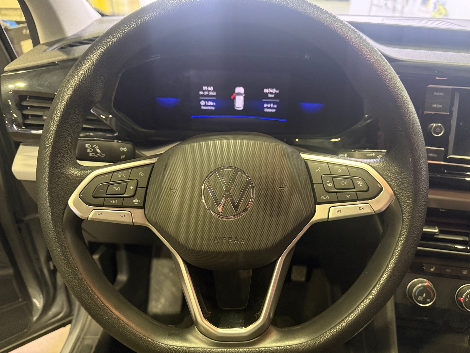 Thumbnail: 2022 Volkswagen Taos - 5