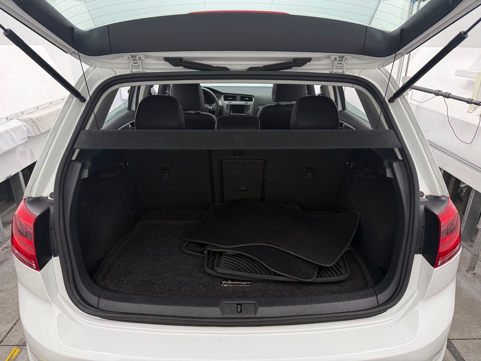 Thumbnail: 2015 Volkswagen Golf - 6