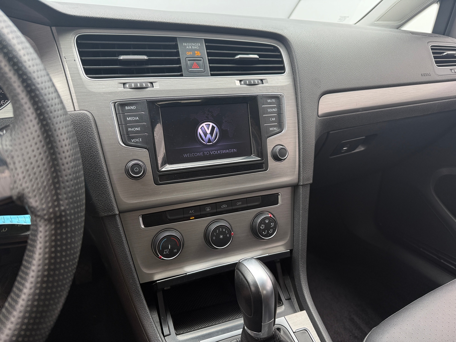 Thumbnail: 2015 Volkswagen Golf - 3