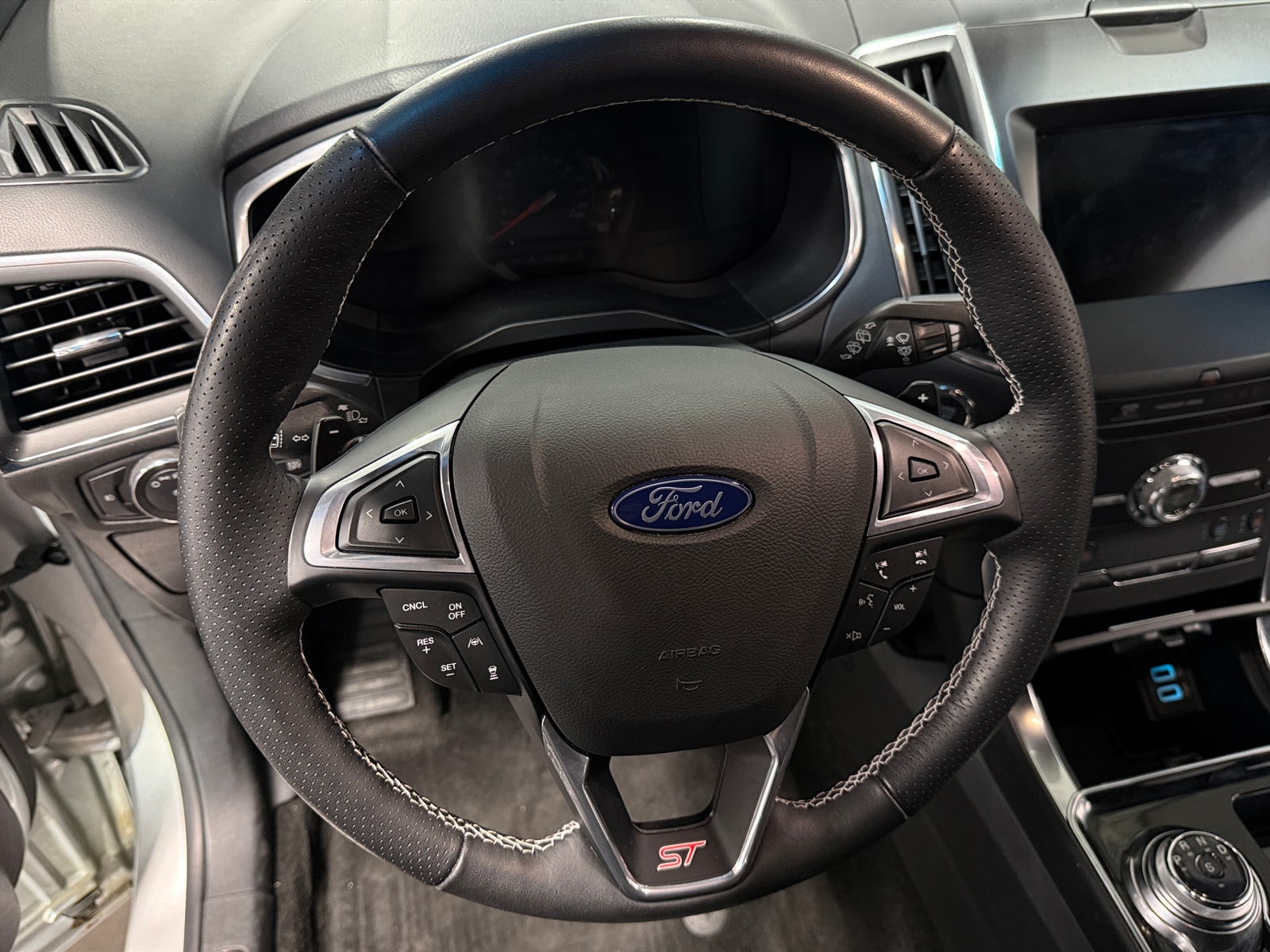 Thumbnail: 2019 Ford Edge - 4