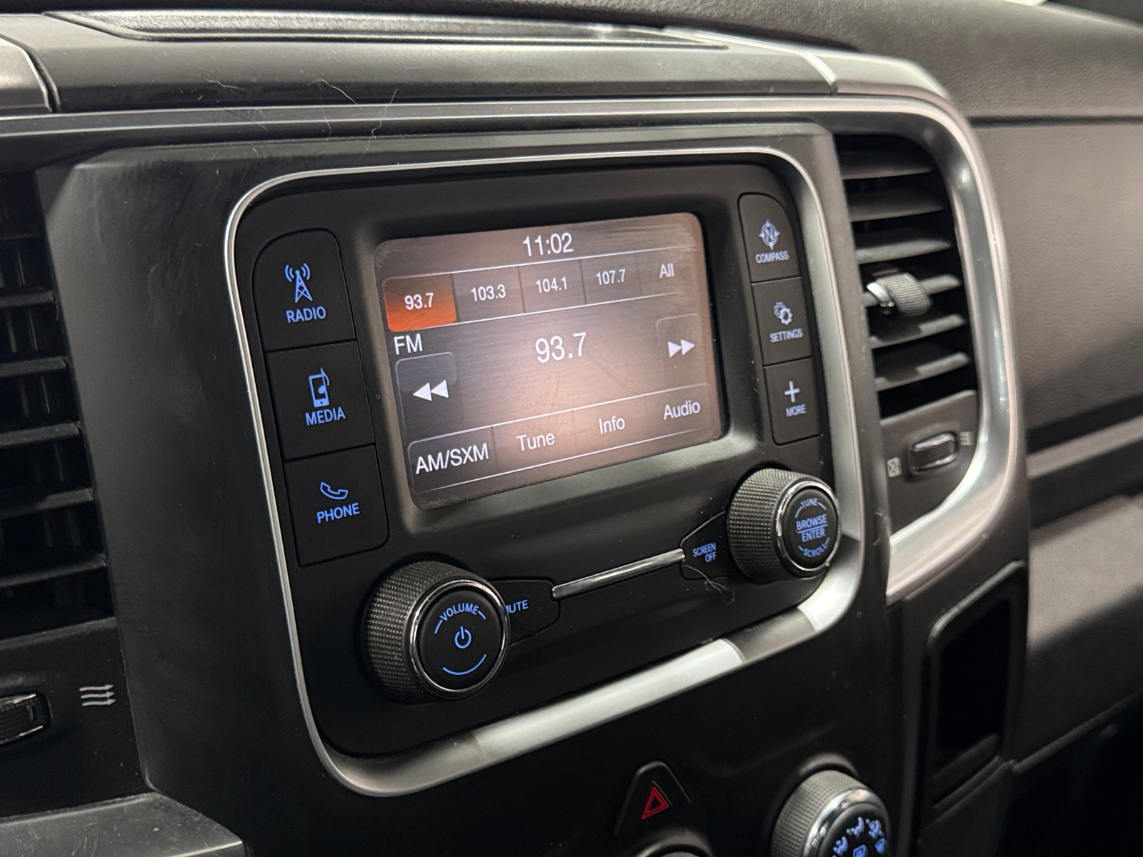 Thumbnail: 2021 RAM 1500 Classic - 4