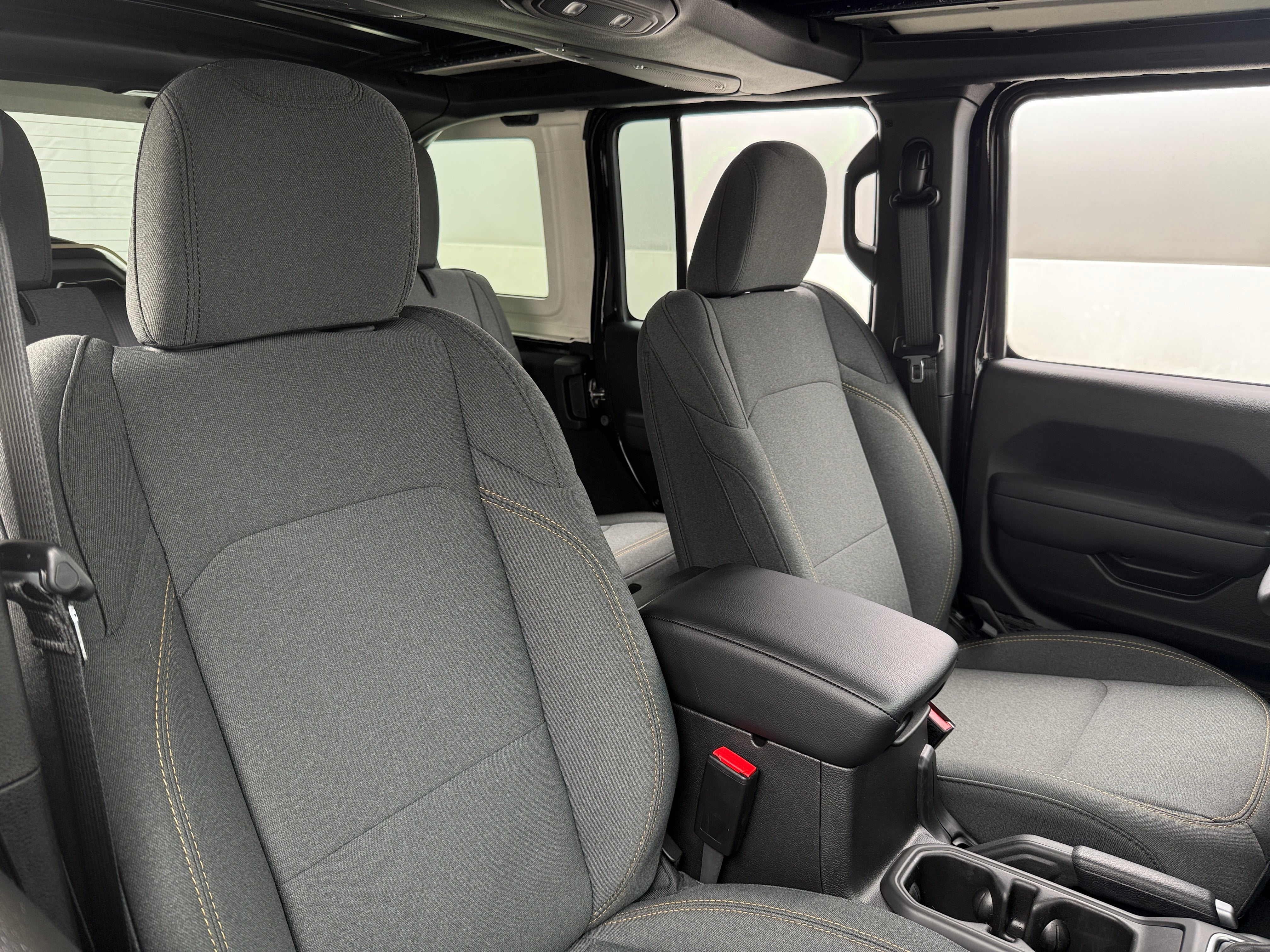 2026 Jeep Wrangler 4-Door Willys - Photo 2