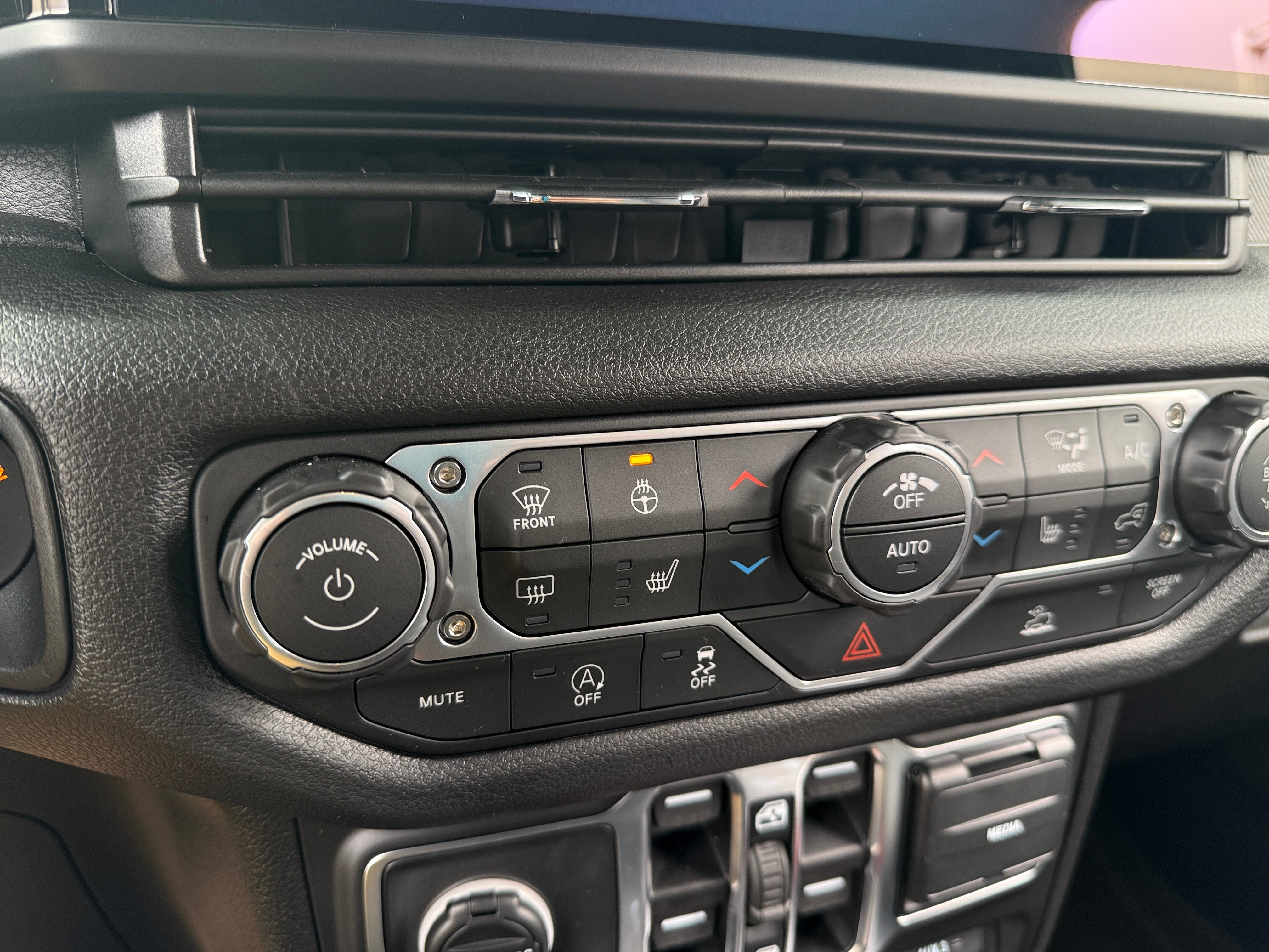 2026 Jeep Wrangler 4-Door Willys - Photo 15