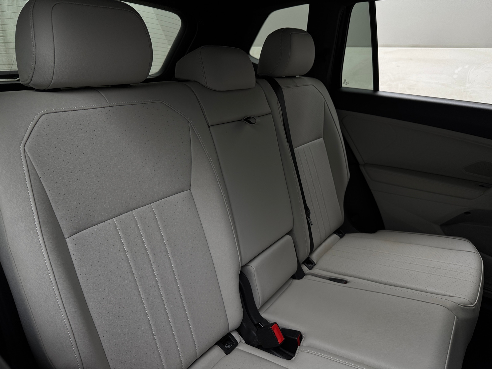 Thumbnail: 2023 Volkswagen Tiguan - 5