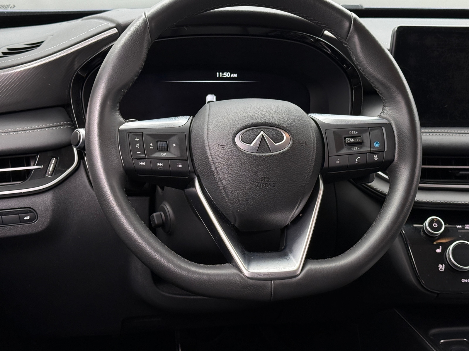 Thumbnail: 2023 INFINITI QX60 - 4
