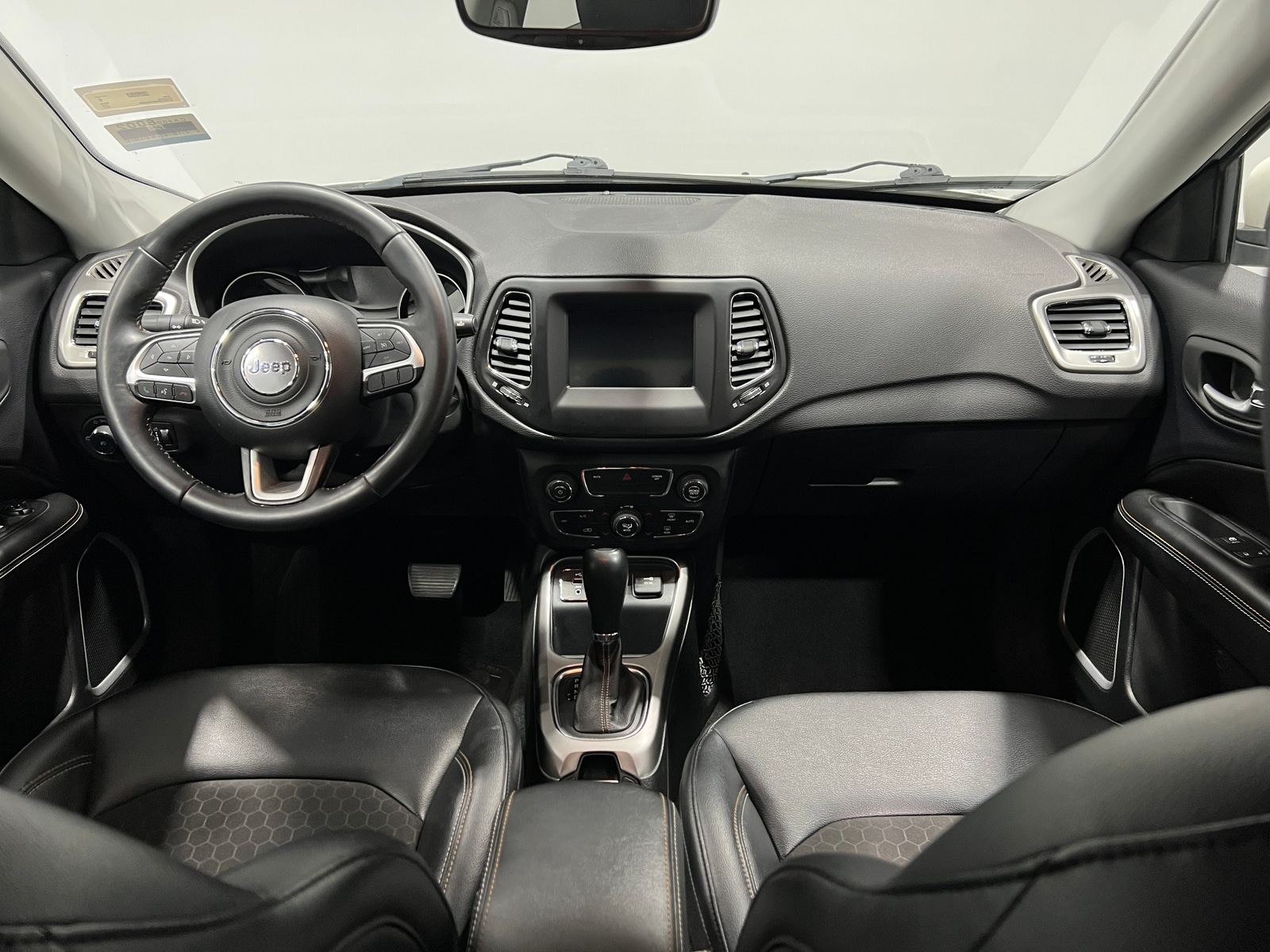 Thumbnail: 2017 Jeep Compass - 3