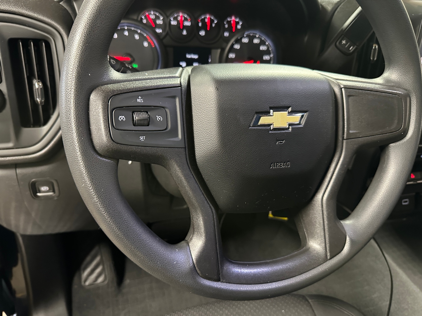 Thumbnail: 2020 Chevrolet Silverado 1500 - 5