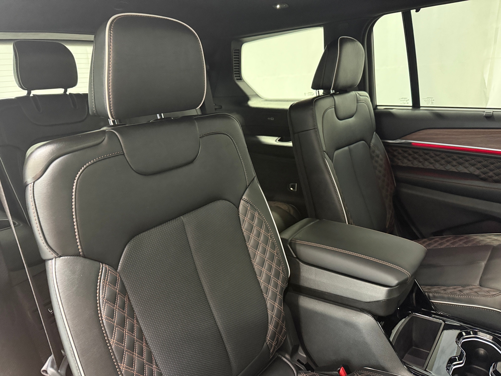 Thumbnail: 2024 Jeep Grand Cherokee L - 5