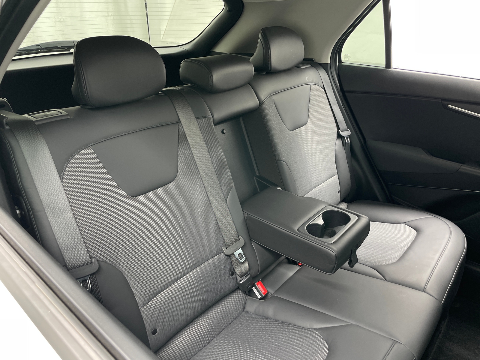 Thumbnail: 2023 Kia Niro - 6