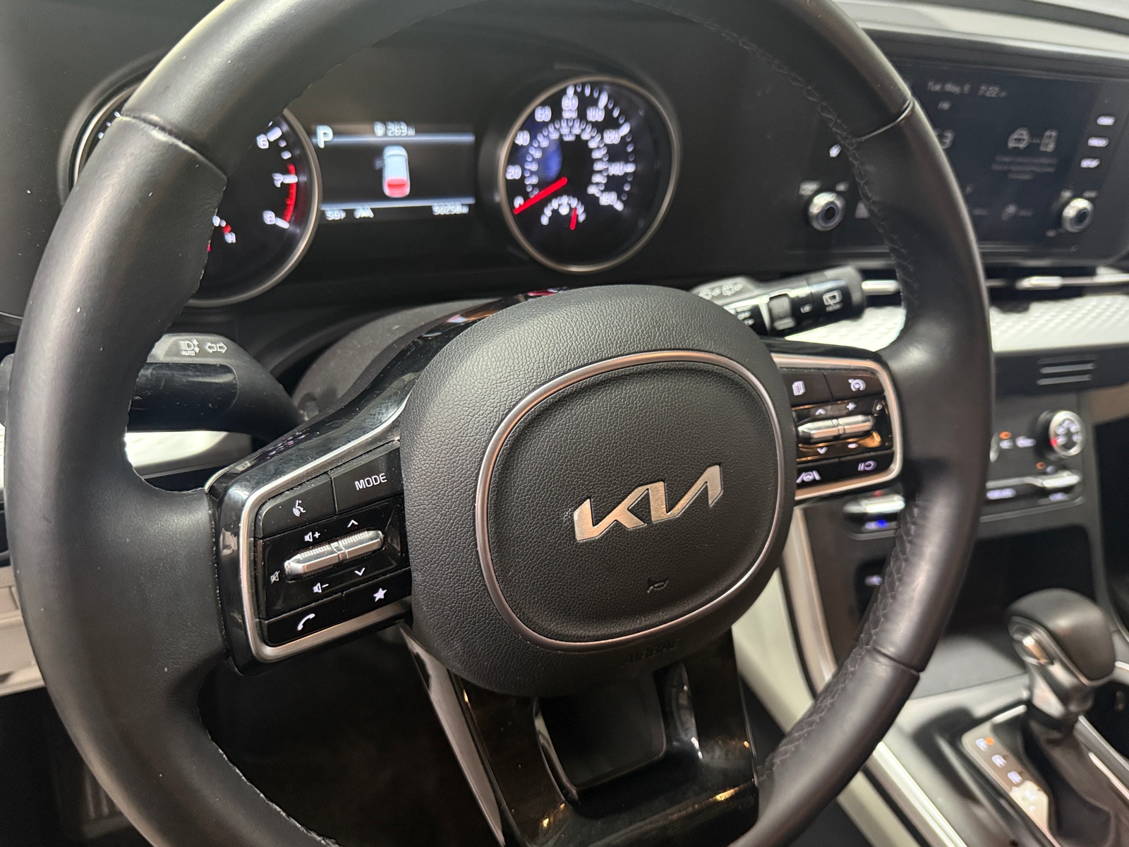 Thumbnail: 2024 Kia Carnival - 4