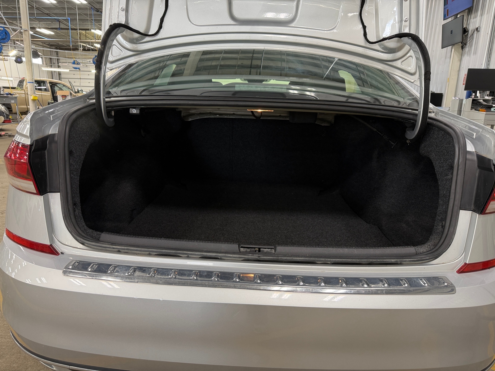 Thumbnail: 2021 Volkswagen Passat - 6