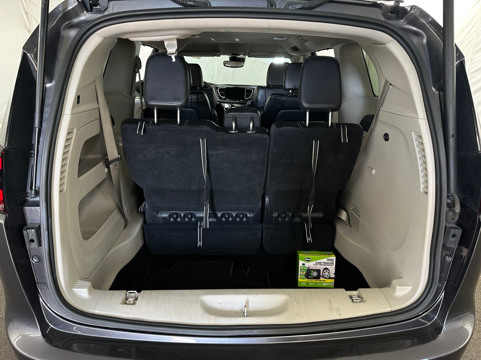 Thumbnail: 2023 Chrysler Pacifica - 6