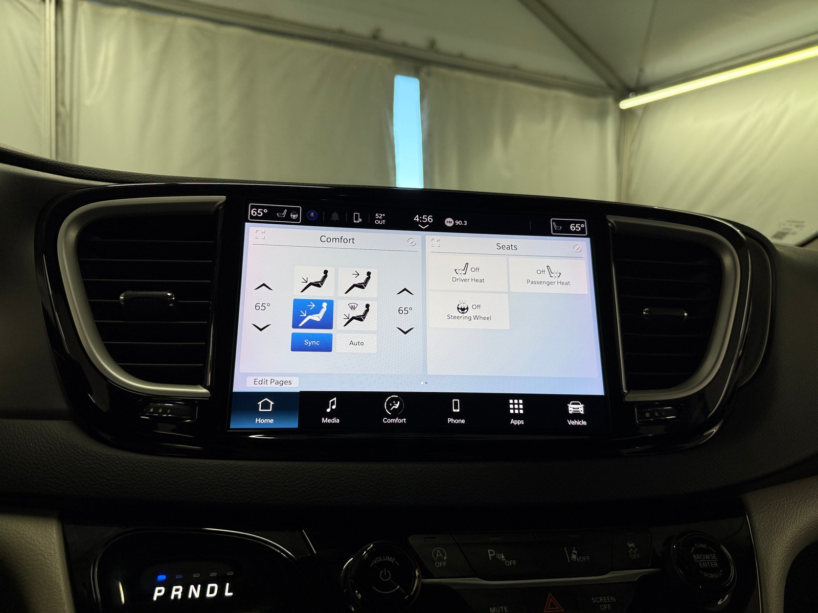 Thumbnail: 2023 Chrysler Pacifica - 3