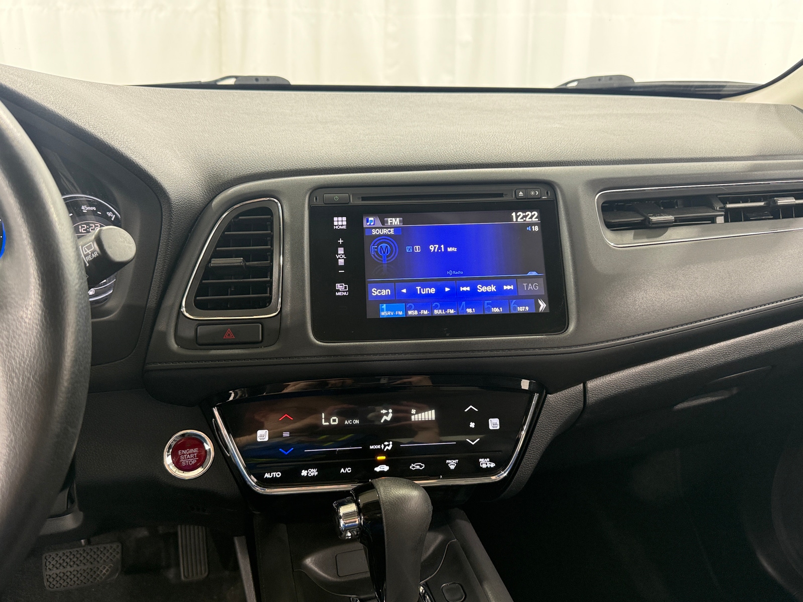 Thumbnail: 2016 Honda HR-V - 3