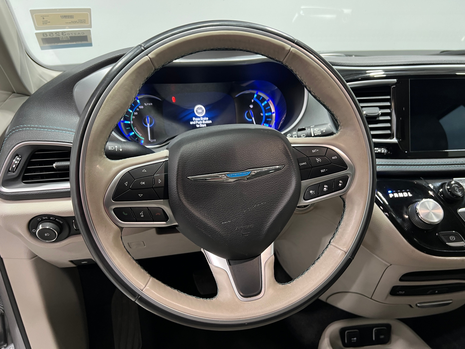 Thumbnail: 2018 Chrysler Pacifica - 4