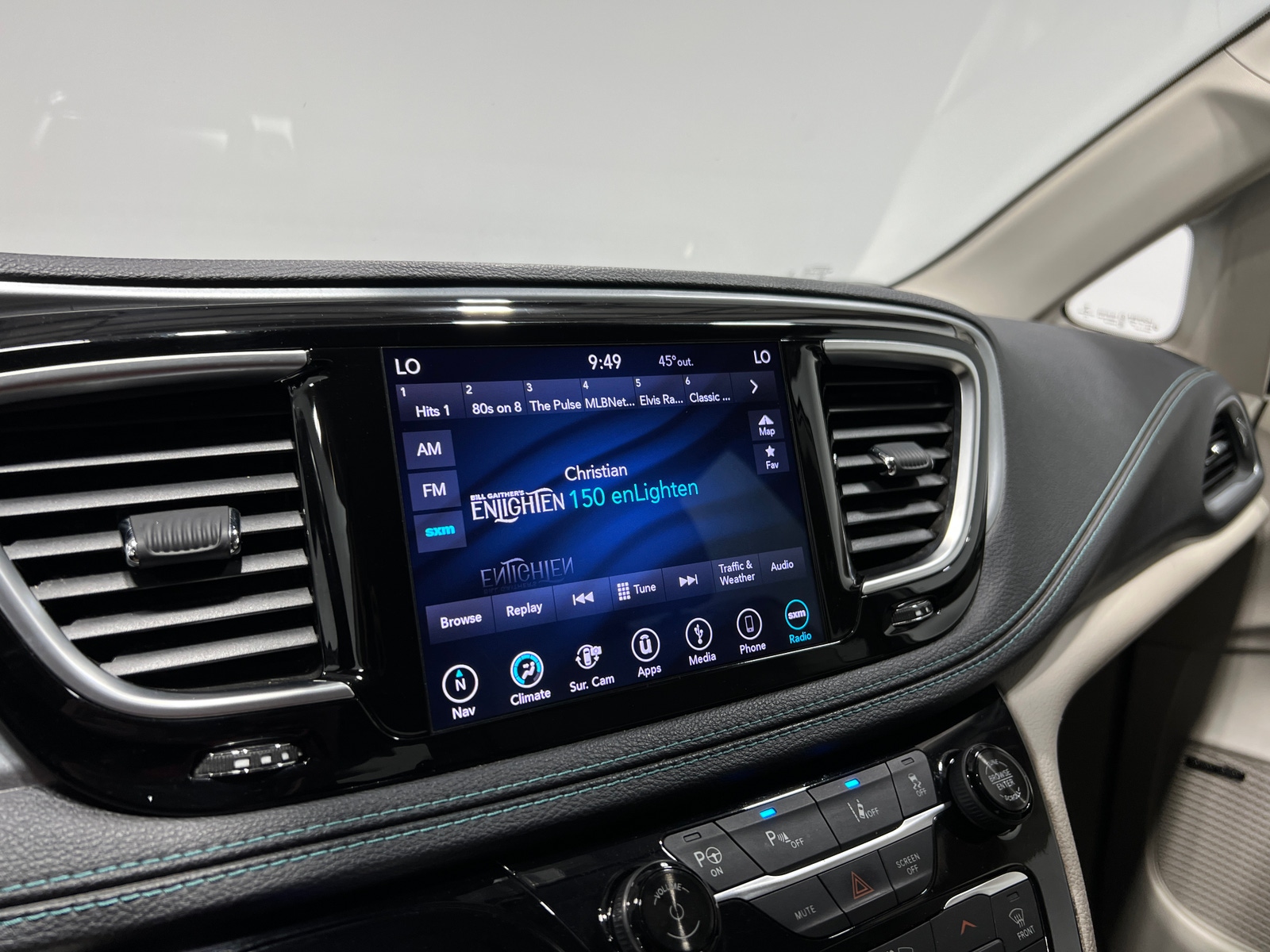 Thumbnail: 2018 Chrysler Pacifica - 3