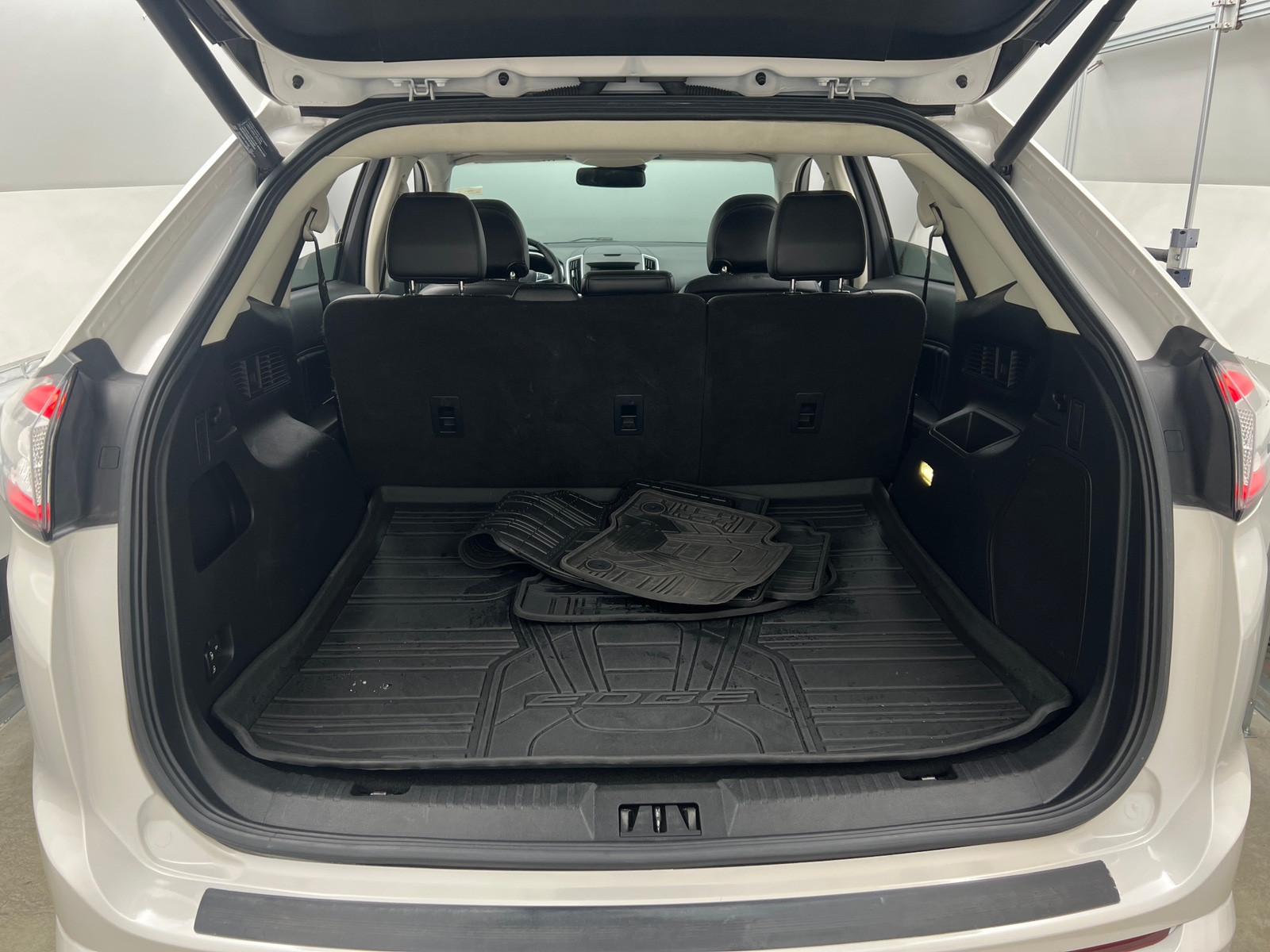 Thumbnail: 2016 Ford Edge - 6
