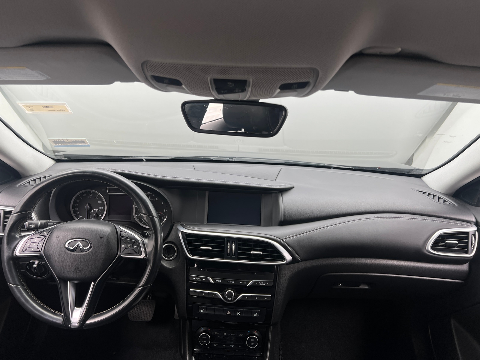 Thumbnail: 2018 INFINITI QX30 - 2