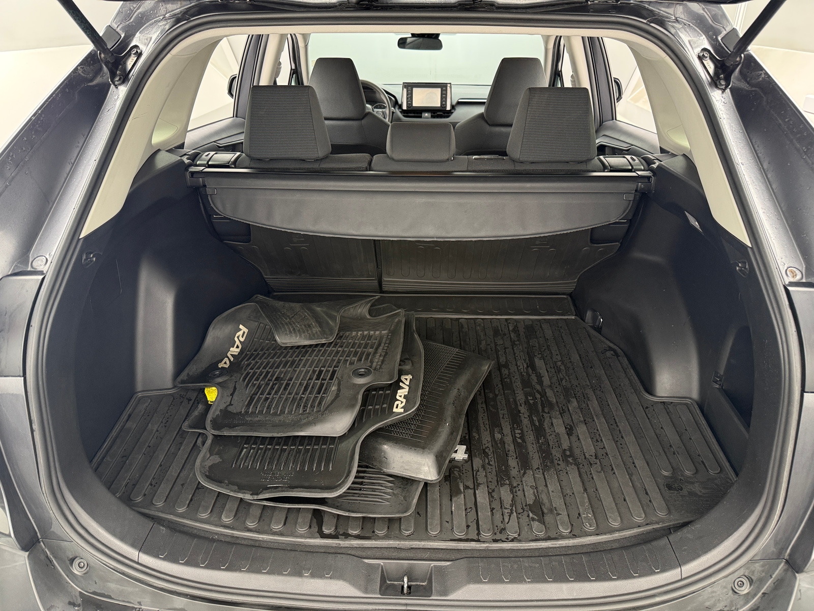 Thumbnail: 2019 Toyota RAV4 - 7