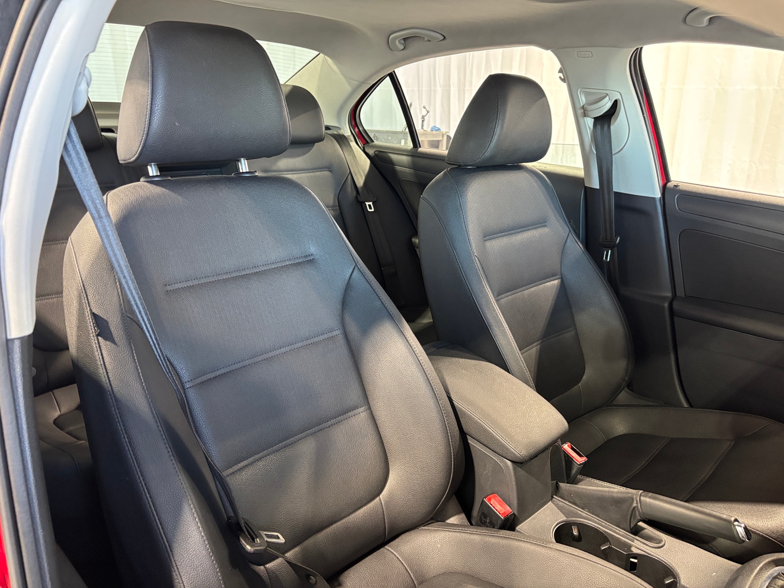 Thumbnail: 2012 Volkswagen Jetta - 2