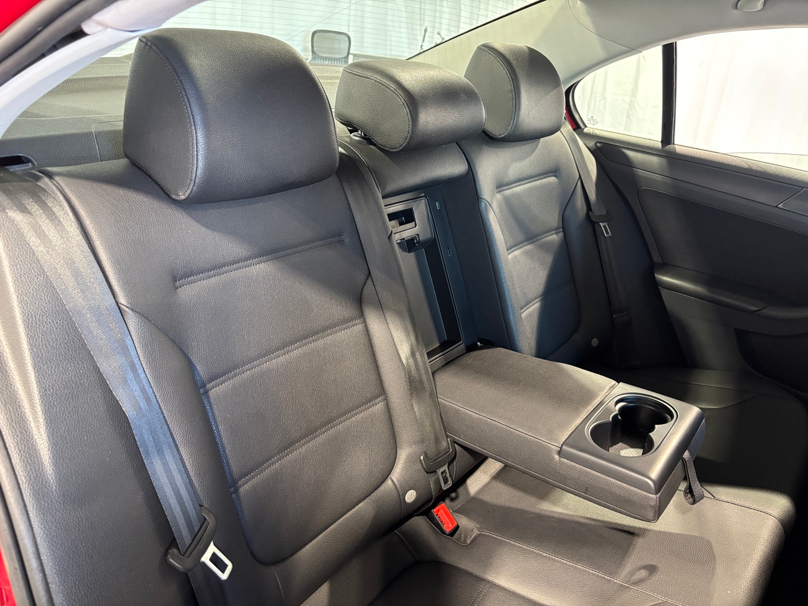 Thumbnail: 2012 Volkswagen Jetta - 6