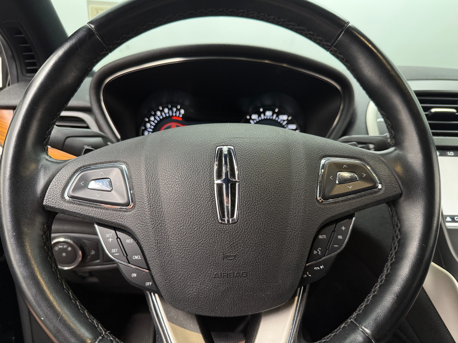 Thumbnail: 2019 Lincoln MKC - 4