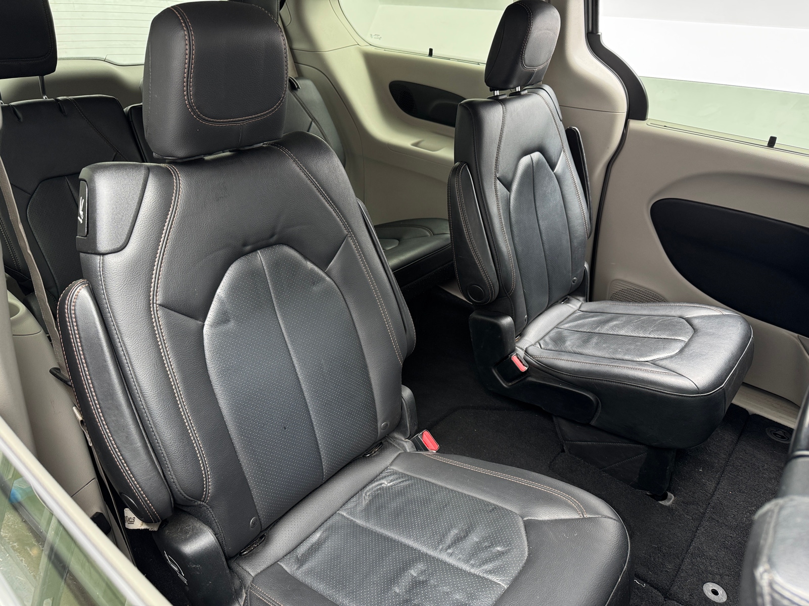 Thumbnail: 2018 Chrysler Pacifica - 5