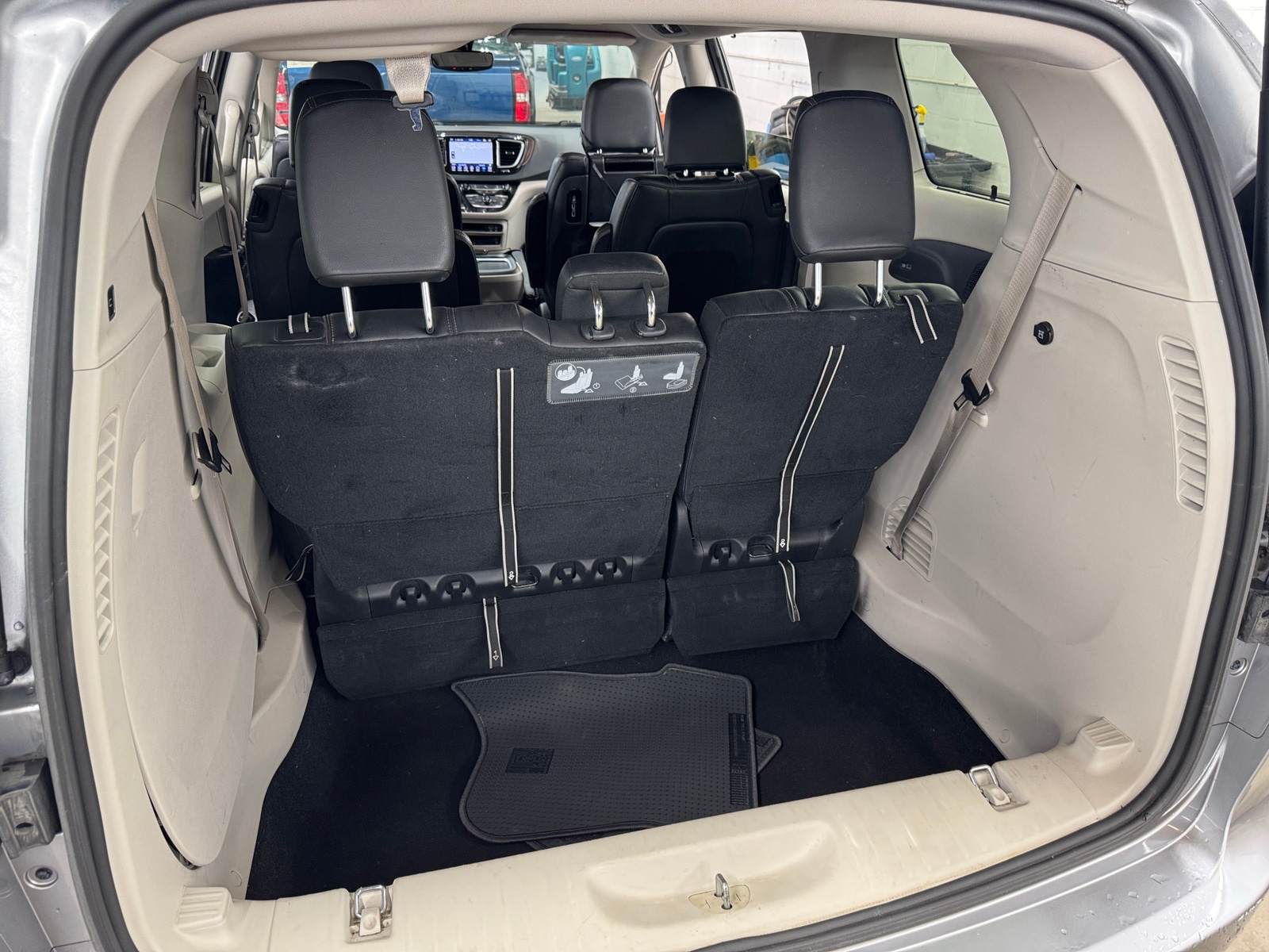 Thumbnail: 2018 Chrysler Pacifica - 6