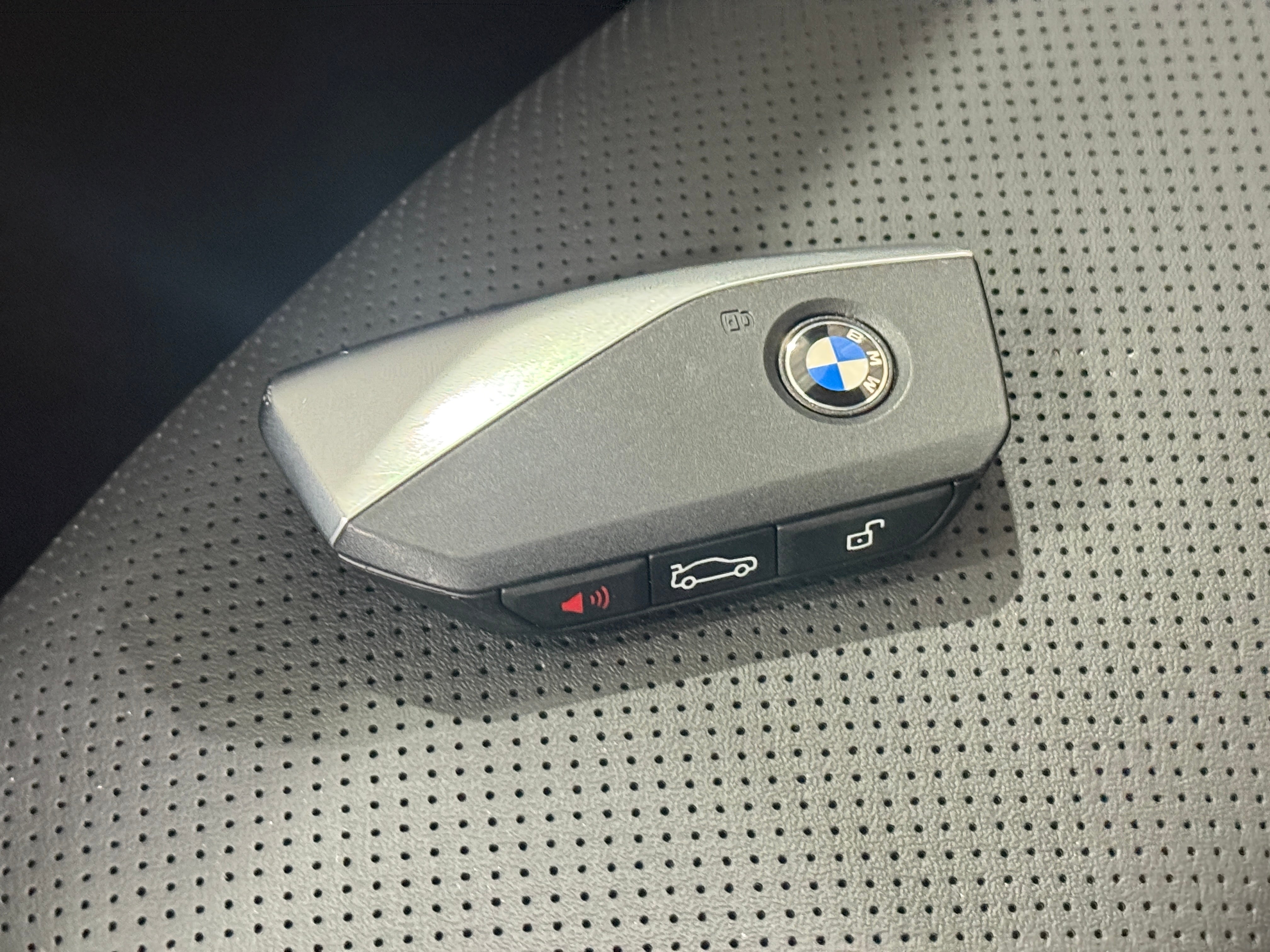 2026 BMW X3 30 - Photo 13