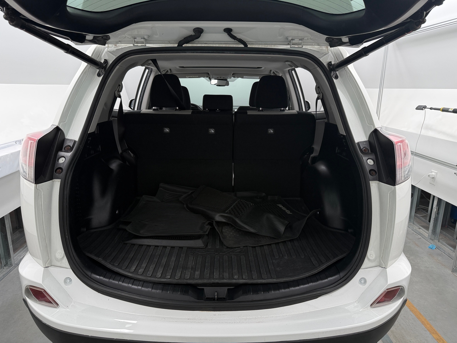 Thumbnail: 2017 Toyota RAV4 - 7