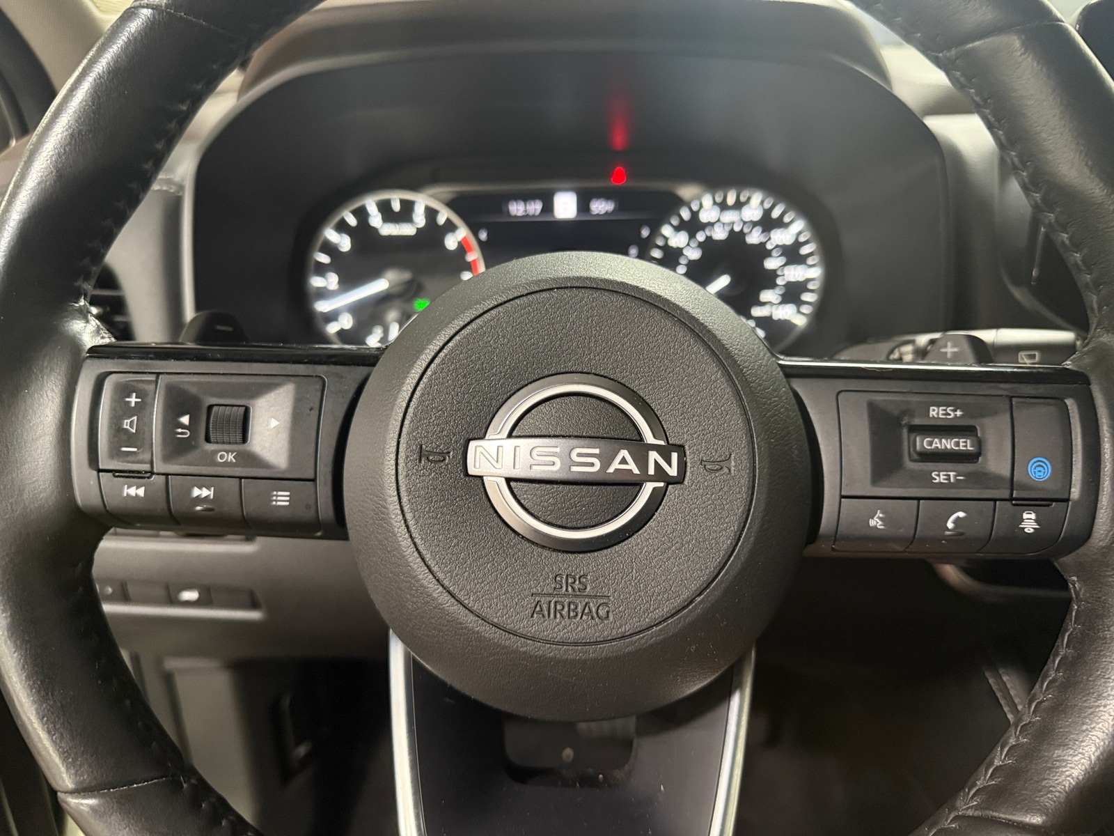 Thumbnail: 2023 Nissan Rogue - 4