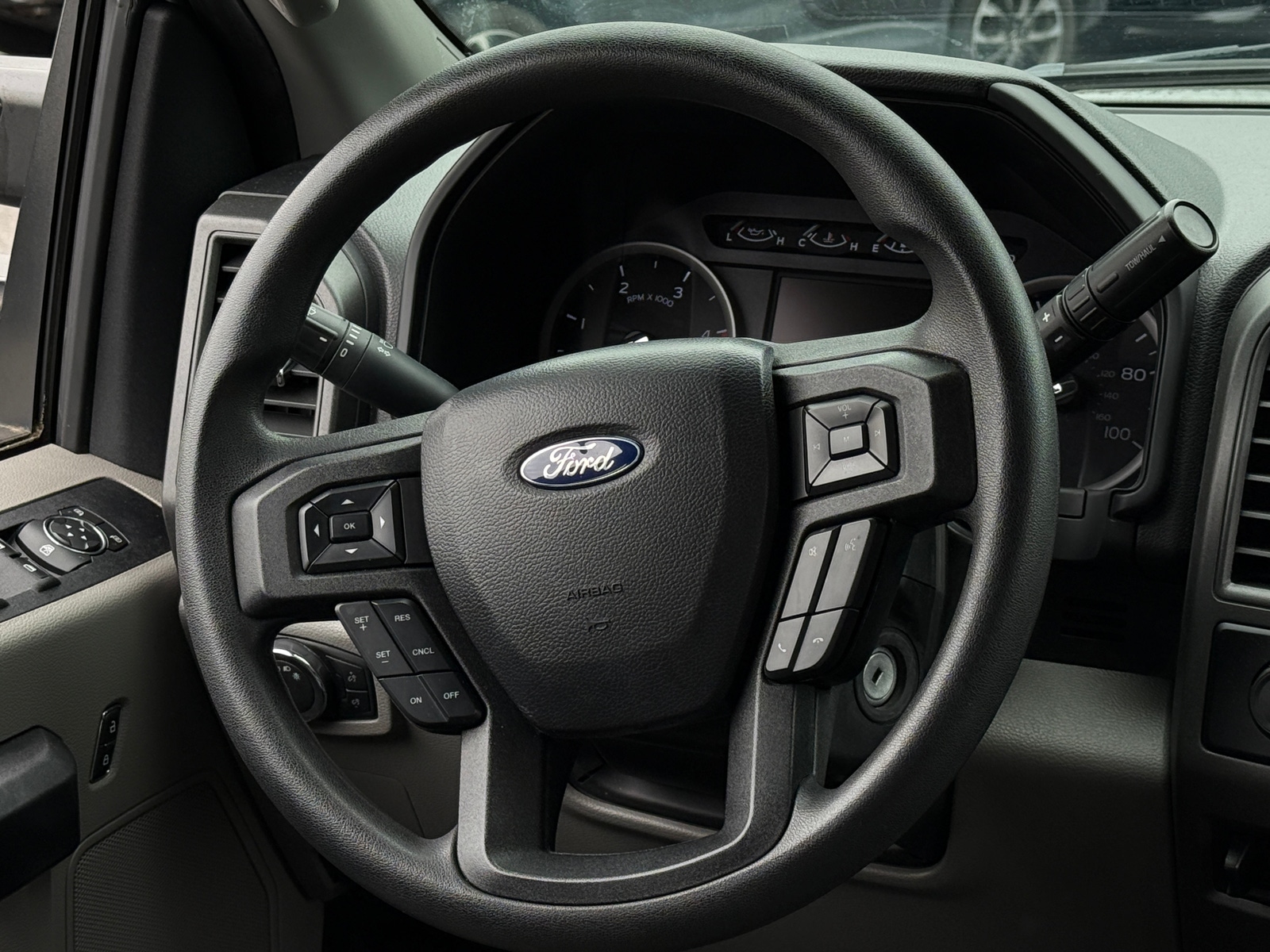 Thumbnail: 2019 Ford Econoline - 5