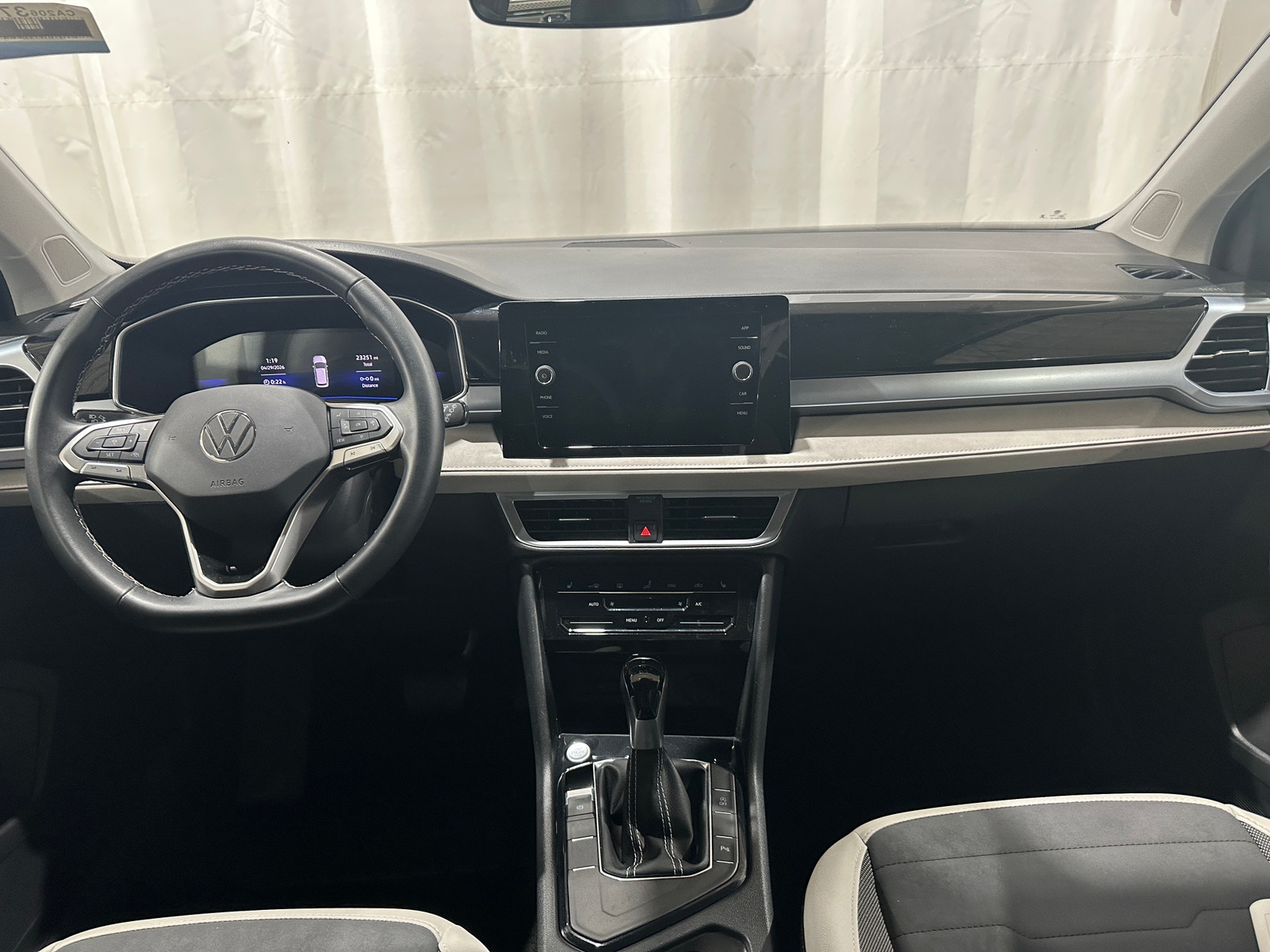 Thumbnail: 2025 Volkswagen Taos - 2