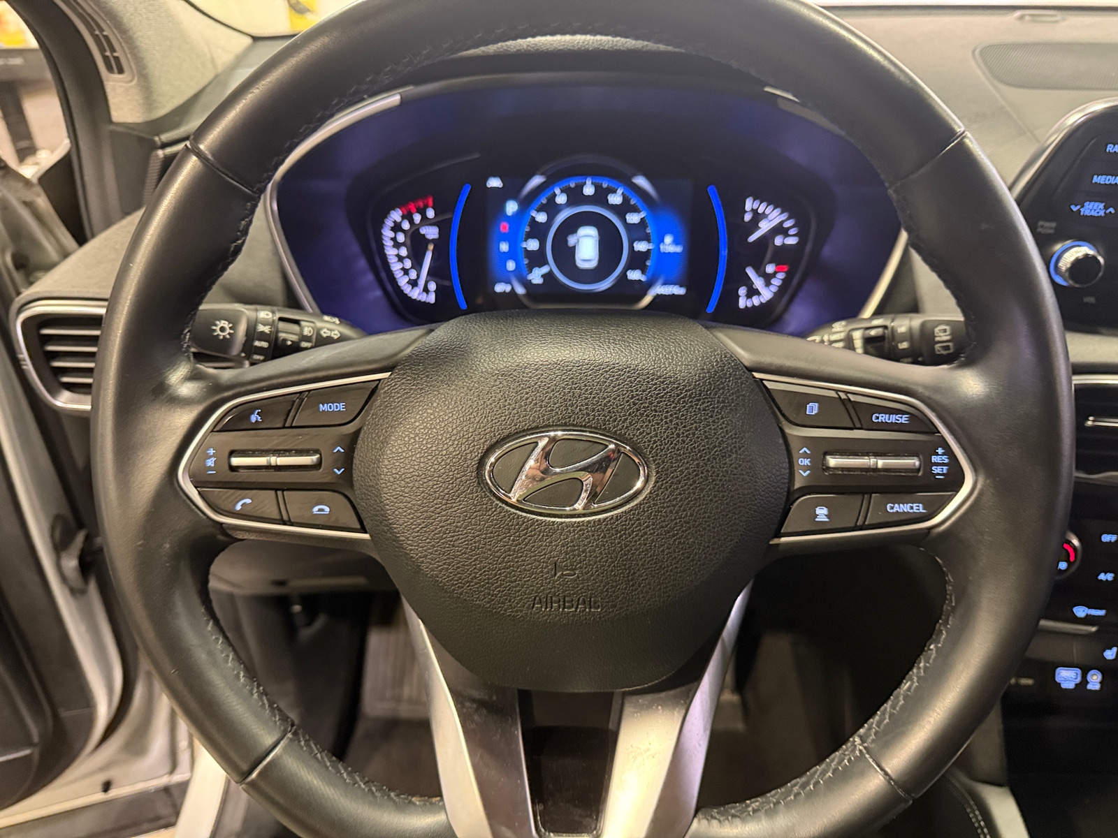 Thumbnail: 2019 Hyundai Santa Fe - 4