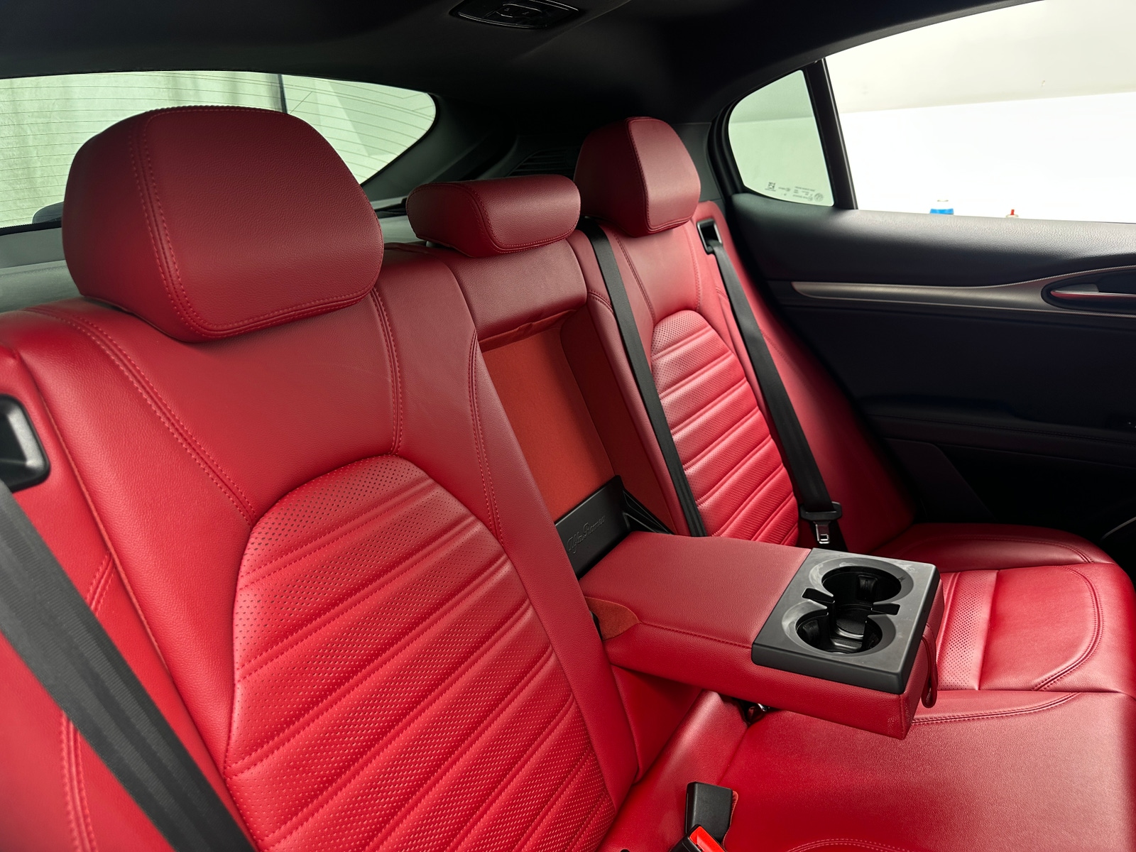 Thumbnail: 2023 Alfa Romeo Stelvio - 5