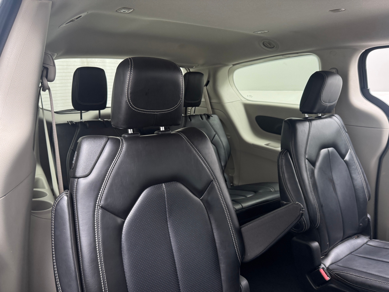 Thumbnail: 2023 Chrysler Pacifica - 5