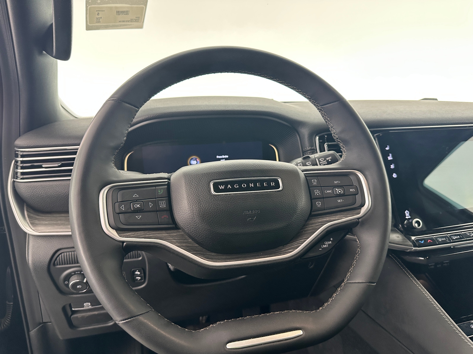 Thumbnail: 2024 Jeep Wagoneer - 4