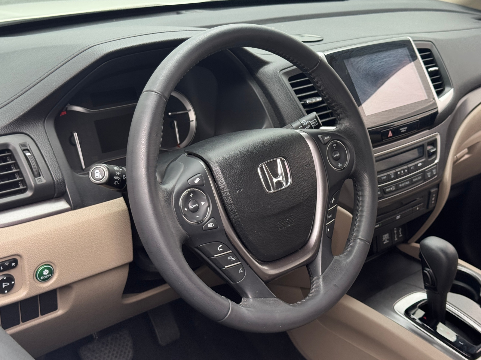 Thumbnail: 2017 Honda Pilot - 4