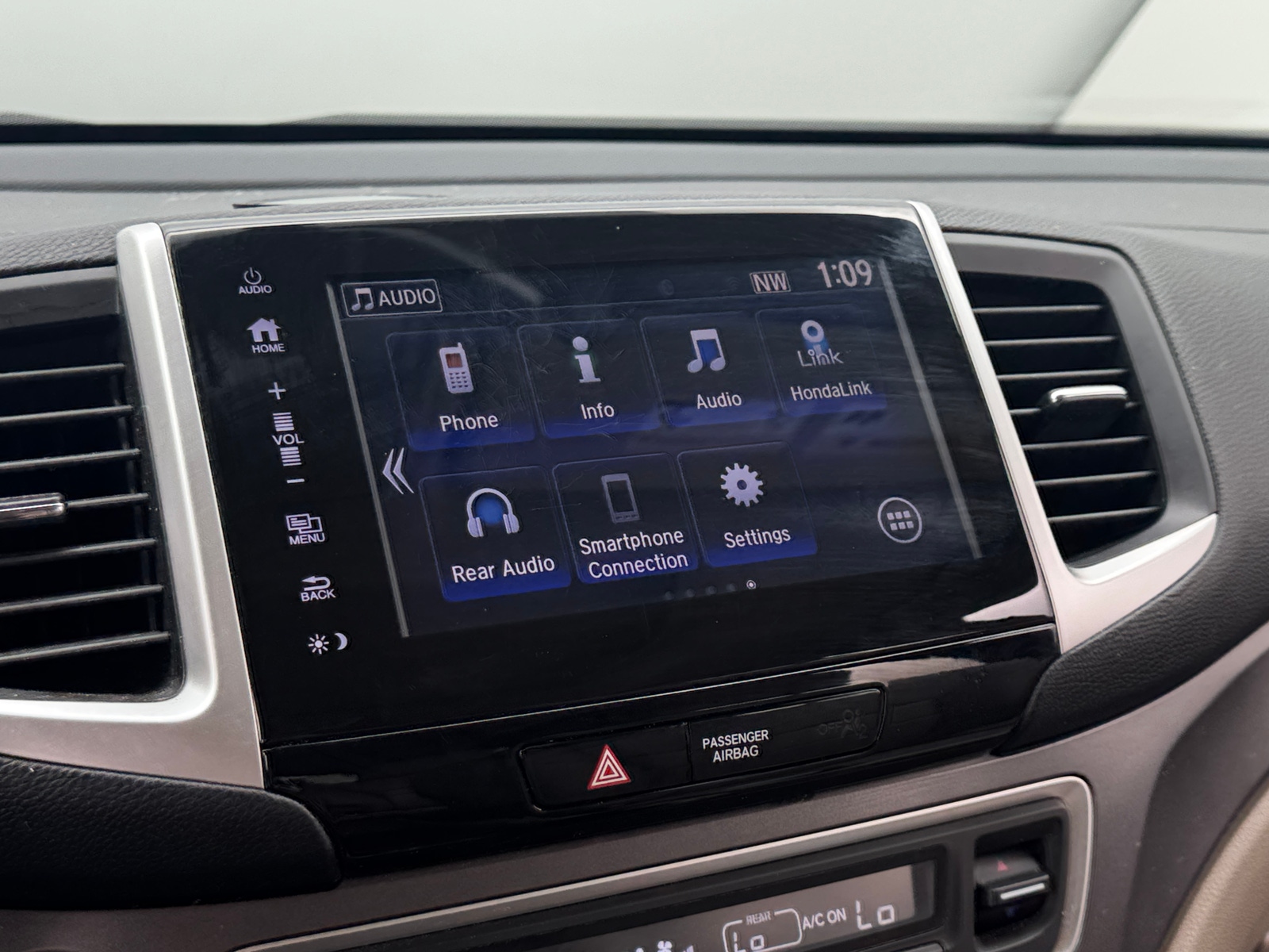 Thumbnail: 2017 Honda Pilot - 3