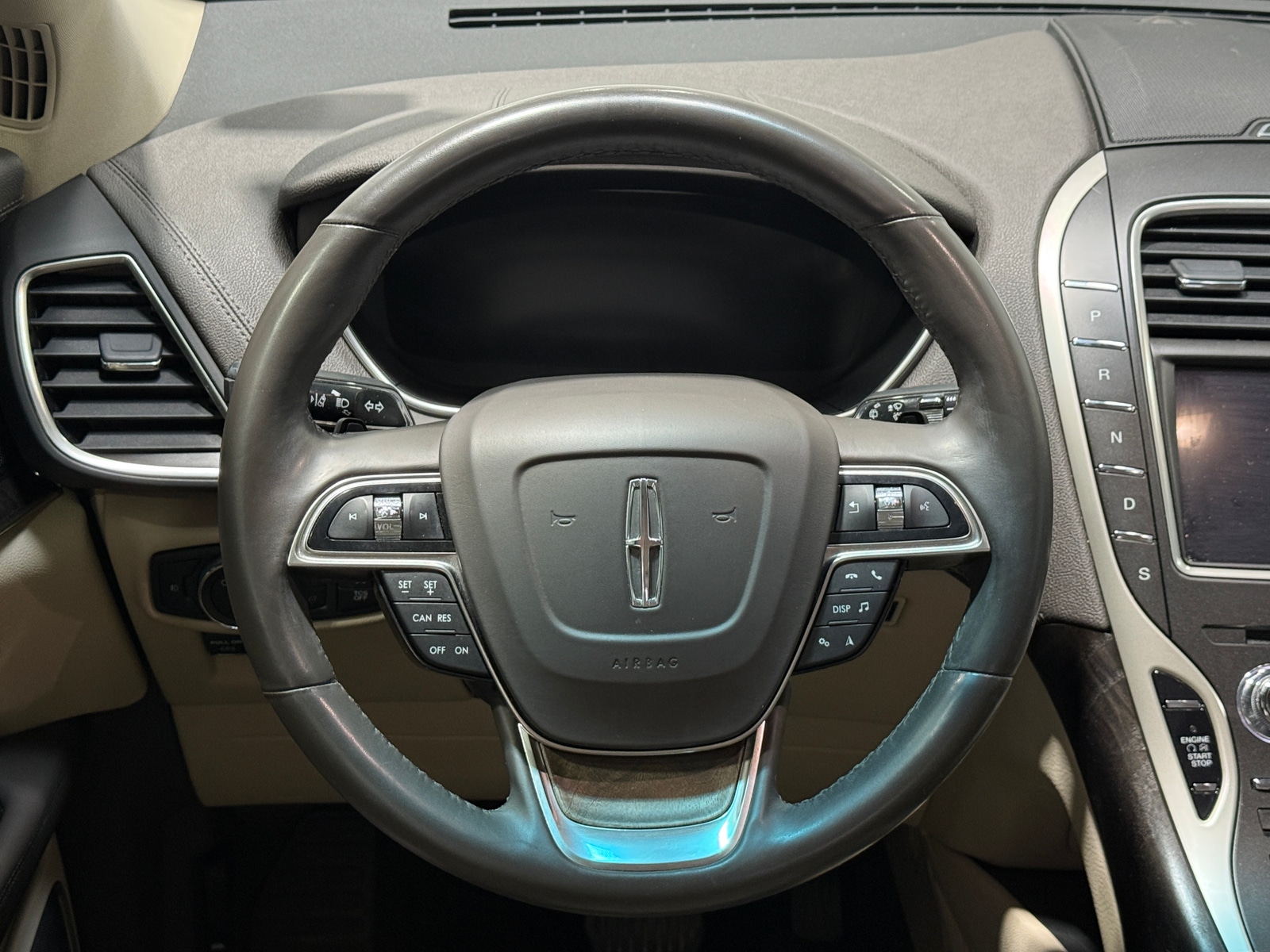 Thumbnail: 2020 Lincoln Nautilus - 4