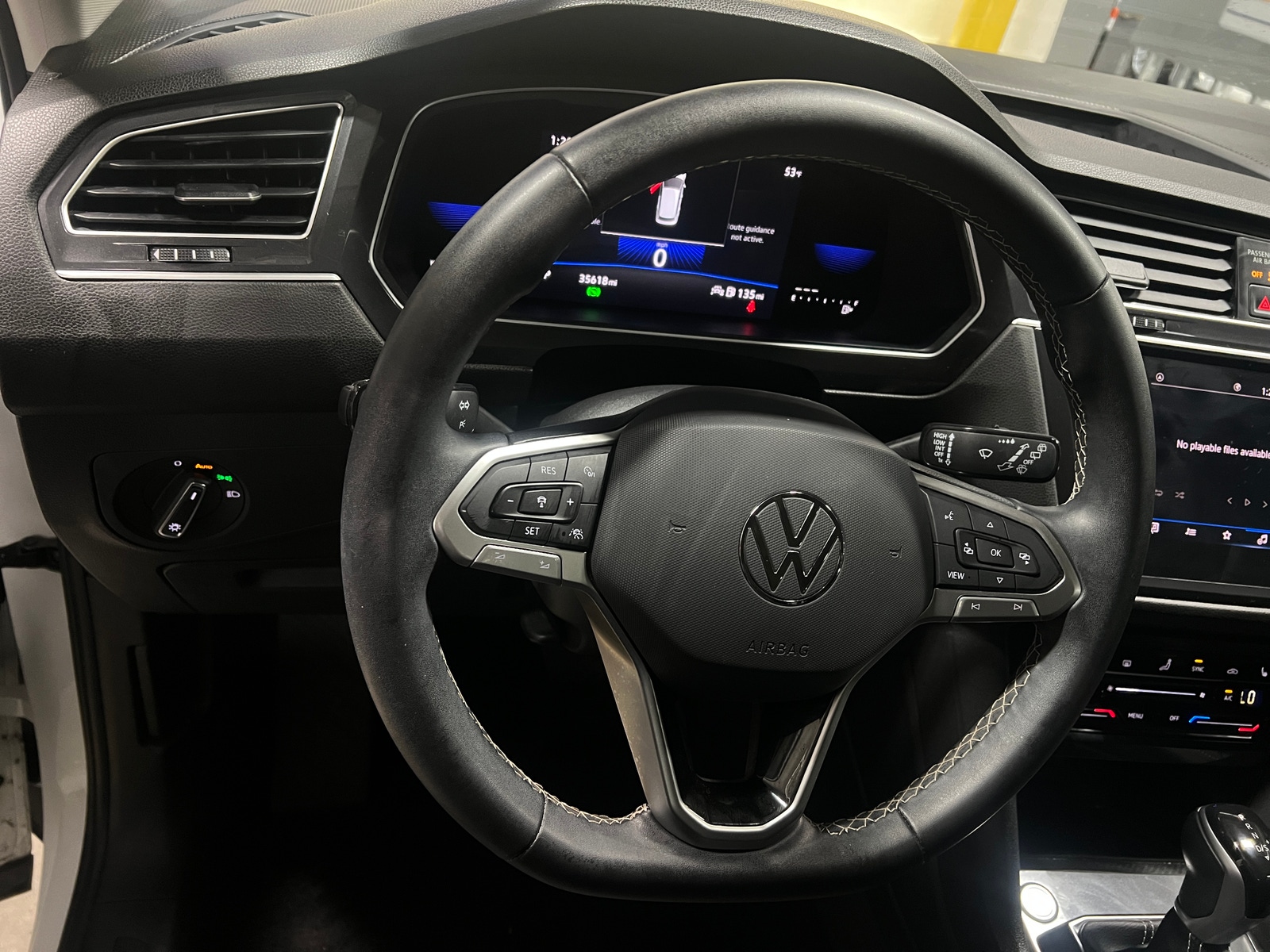 Thumbnail: 2023 Volkswagen Tiguan - 4