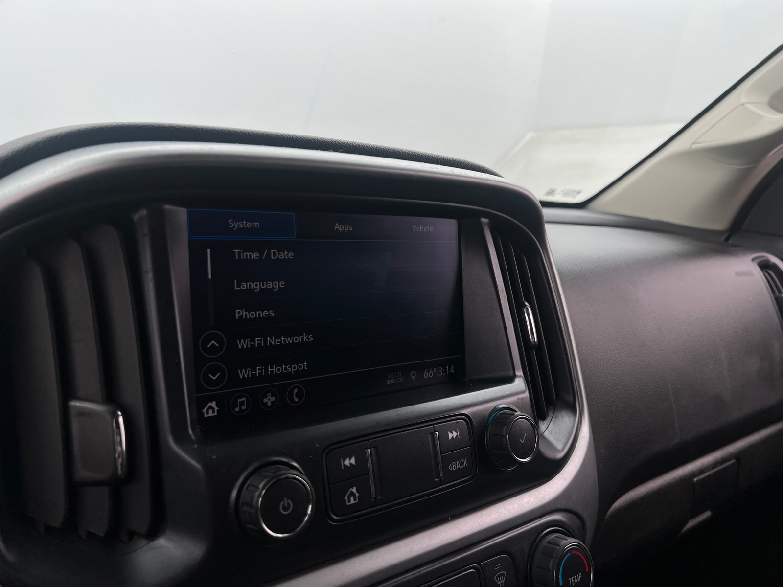 Thumbnail: 2021 Chevrolet Colorado - 3