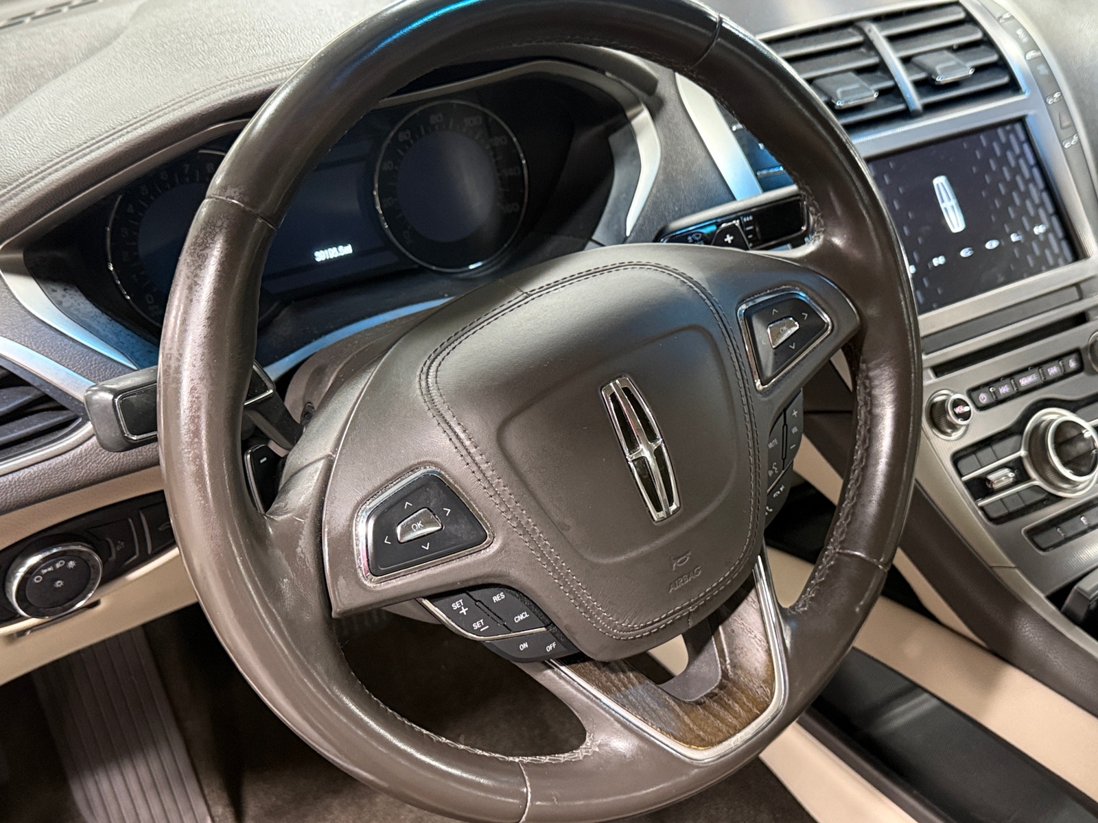 Thumbnail: 2018 Lincoln MKZ - 4