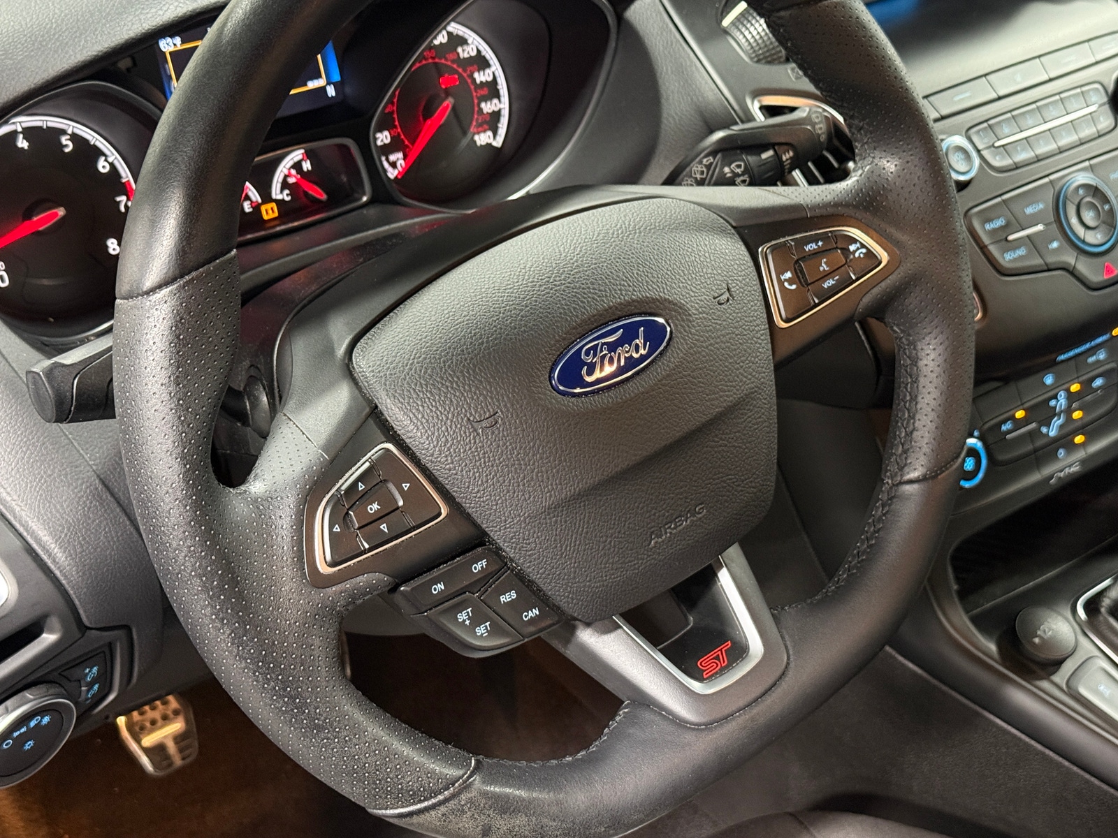 Thumbnail: 2018 Ford Focus - 5