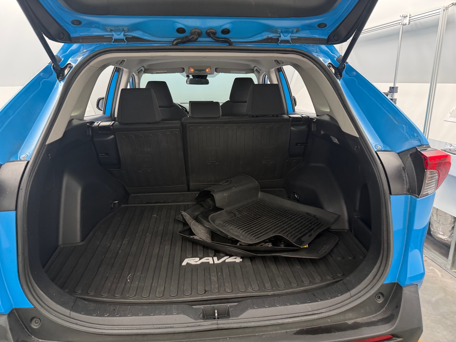 Thumbnail: 2019 Toyota RAV4 - 7