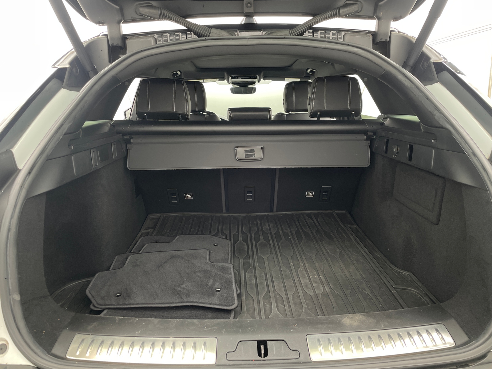 Thumbnail: 2019 Land Rover Range Rover Velar - 6