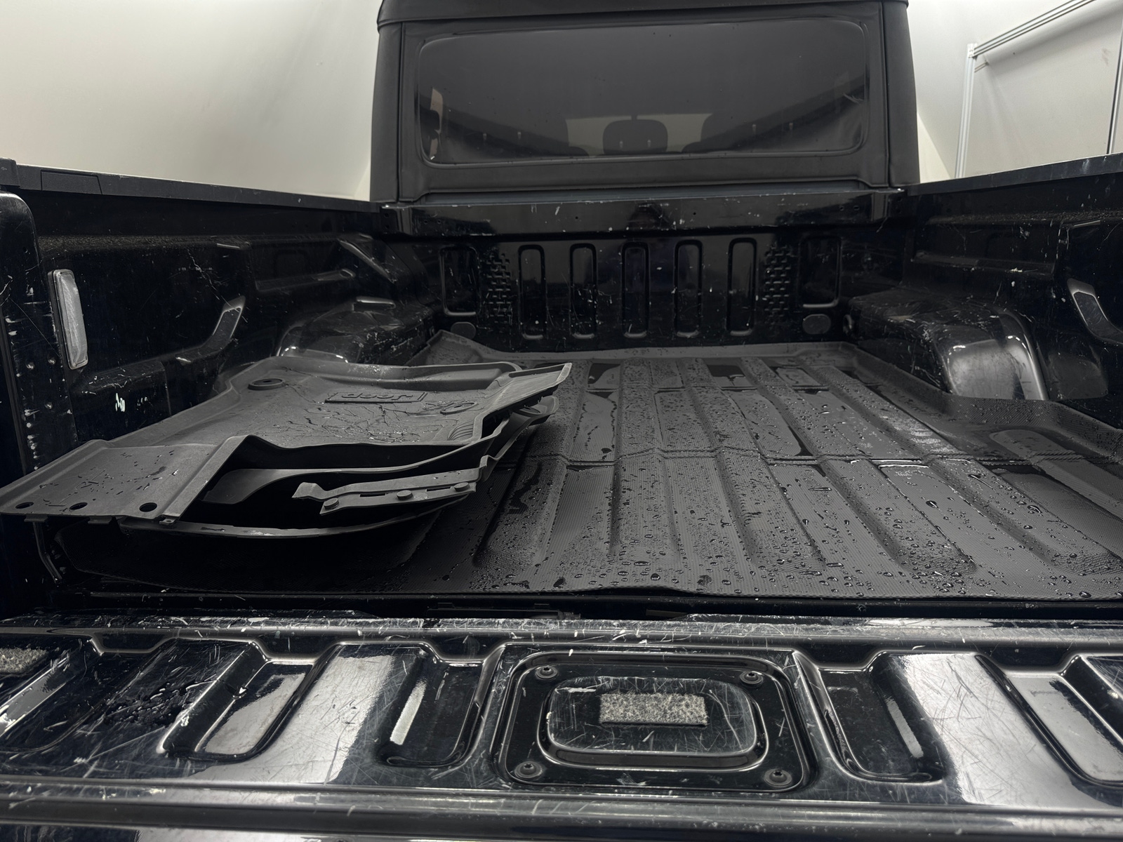 Thumbnail: 2022 Jeep Gladiator - 7
