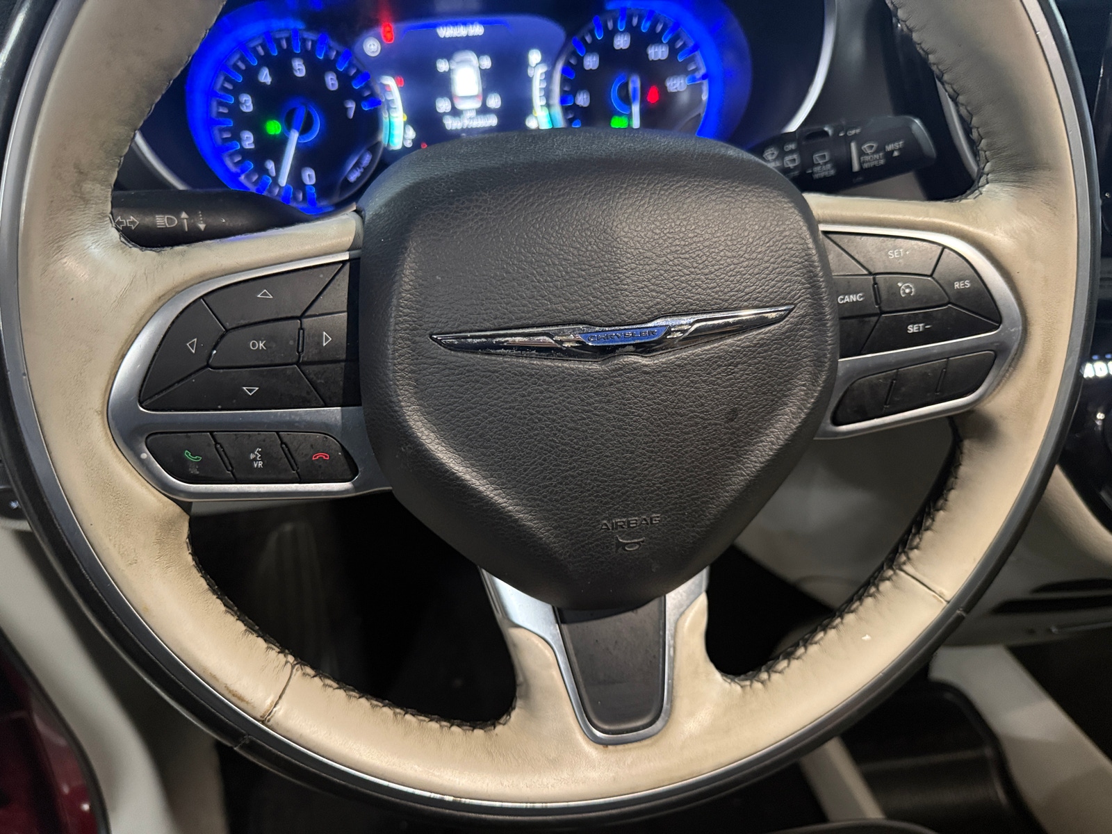 Thumbnail: 2019 Chrysler Pacifica - 4